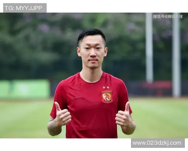 李可独家专访足球明星揭秘他们的训练生活与职业心路历程 李可独家专访足球明星揭秘他们的训练生活与职业心路历程