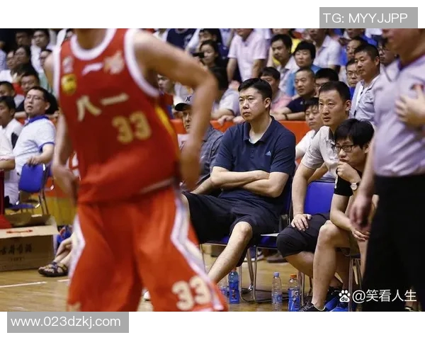 中国男明星篮球场上的风采与魅力展现 中国男明星篮球场上的风采与魅力展现